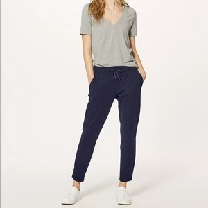 Lululemon on the fly 7/8 pant 27” NWOT